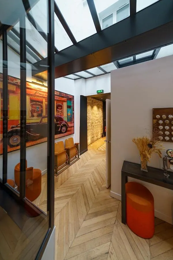 Scarlett Hotel 3*